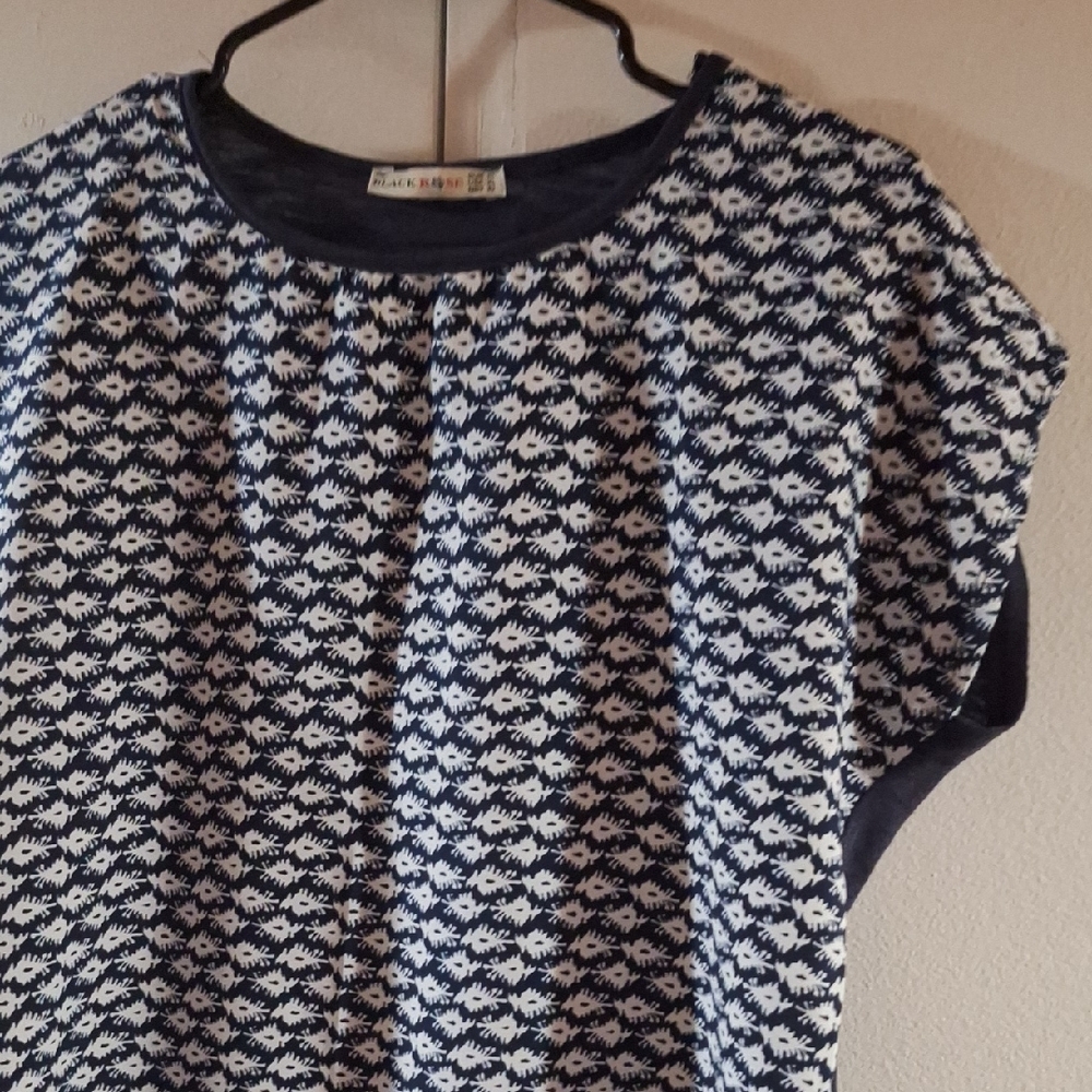 Black Rose Navy/white Top